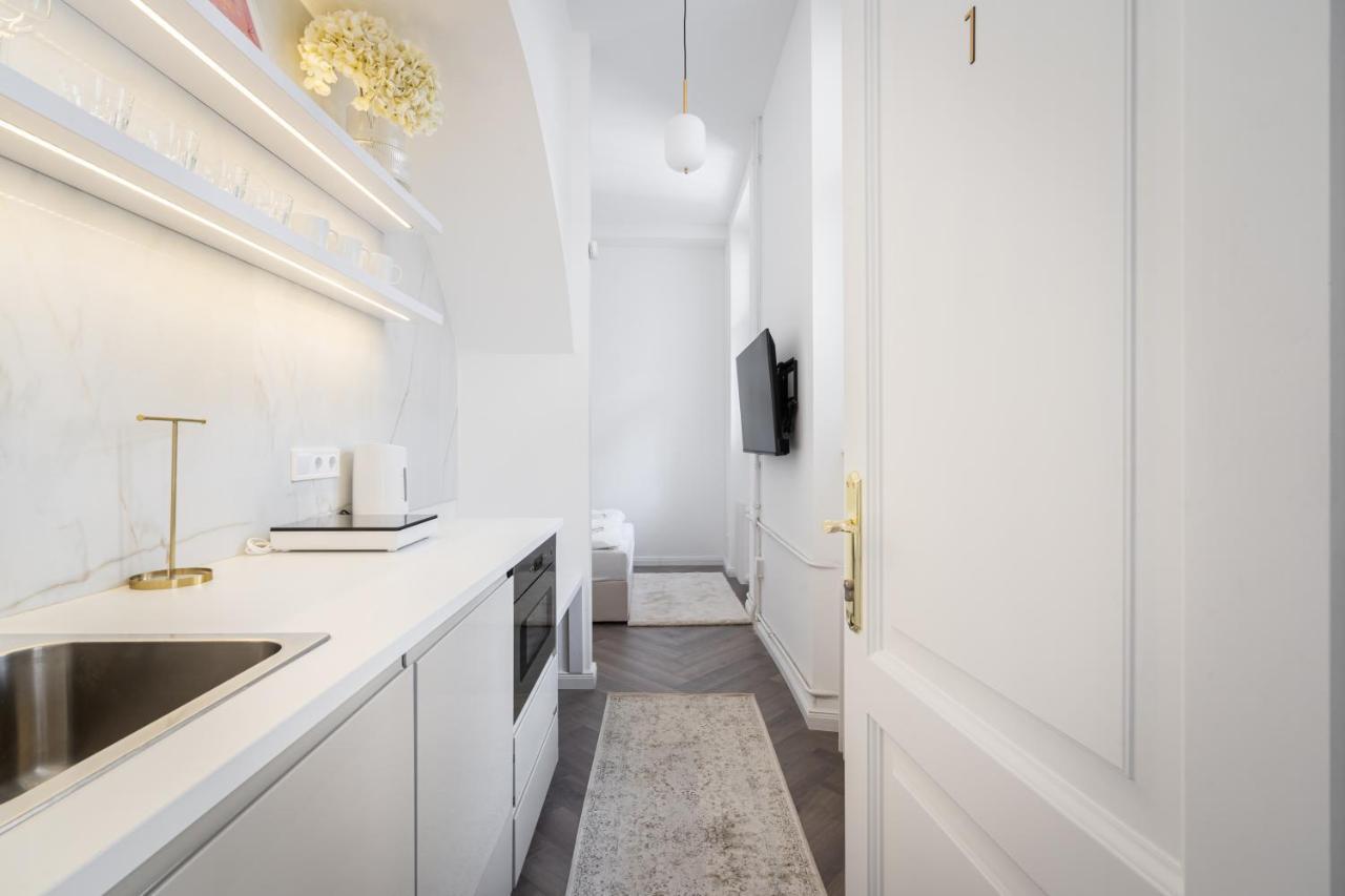 E13 - Grand Boulevard Heritage Suite - Best Location By Bqa Budapest Exterior foto