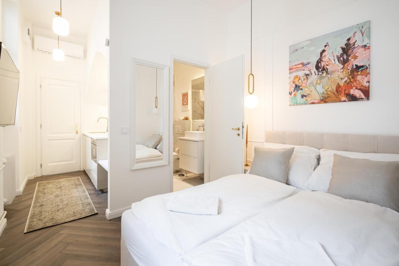 E13 - Grand Boulevard Heritage Suite - Best Location By Bqa Budapest Zimmer foto