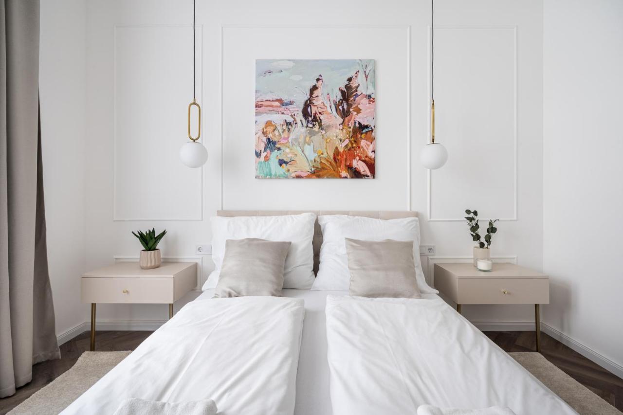 E13 - Grand Boulevard Heritage Suite - Best Location By Bqa Budapest Exterior foto