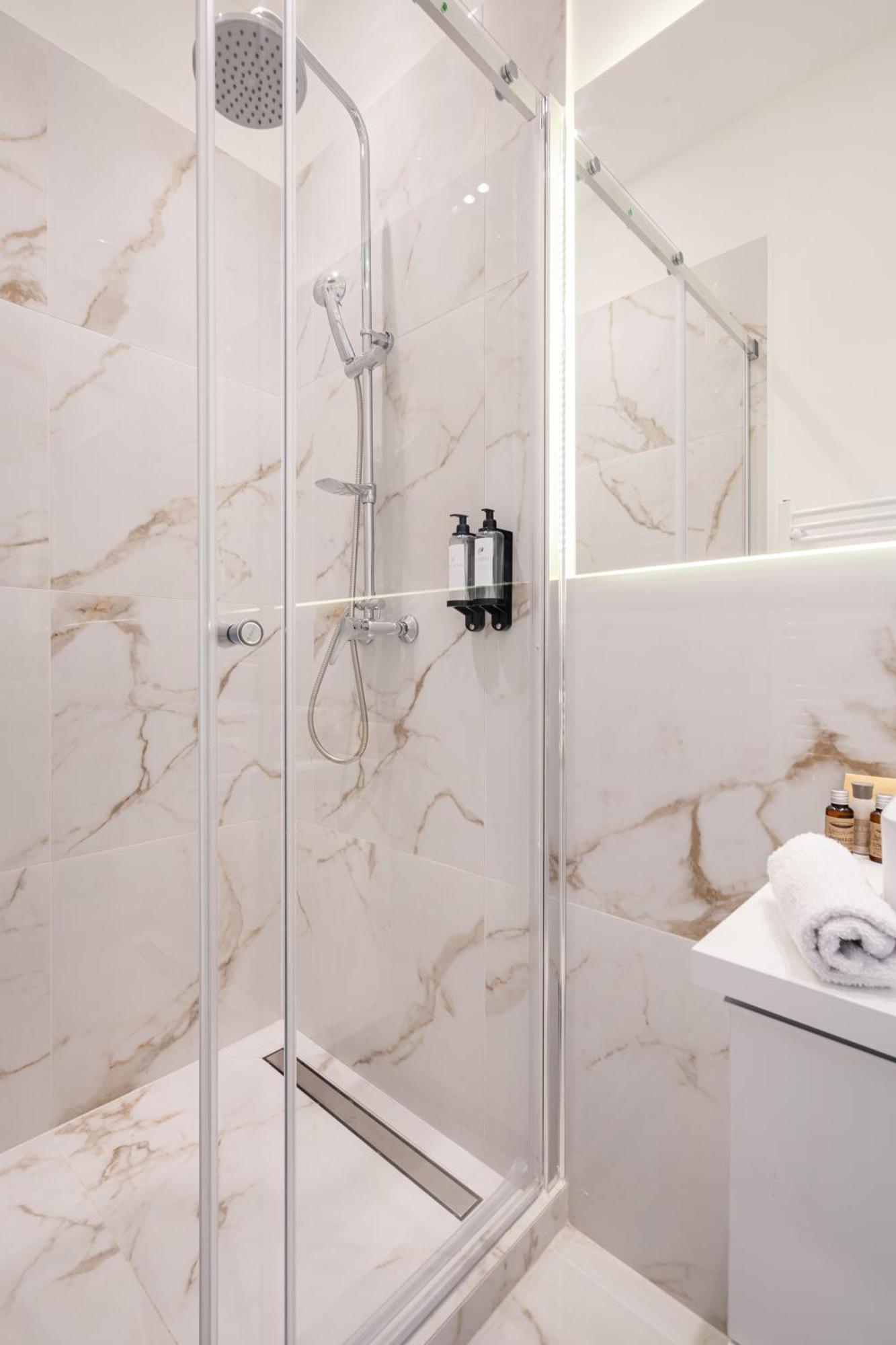 E13 - Grand Boulevard Heritage Suite - Best Location By Bqa Budapest Zimmer foto