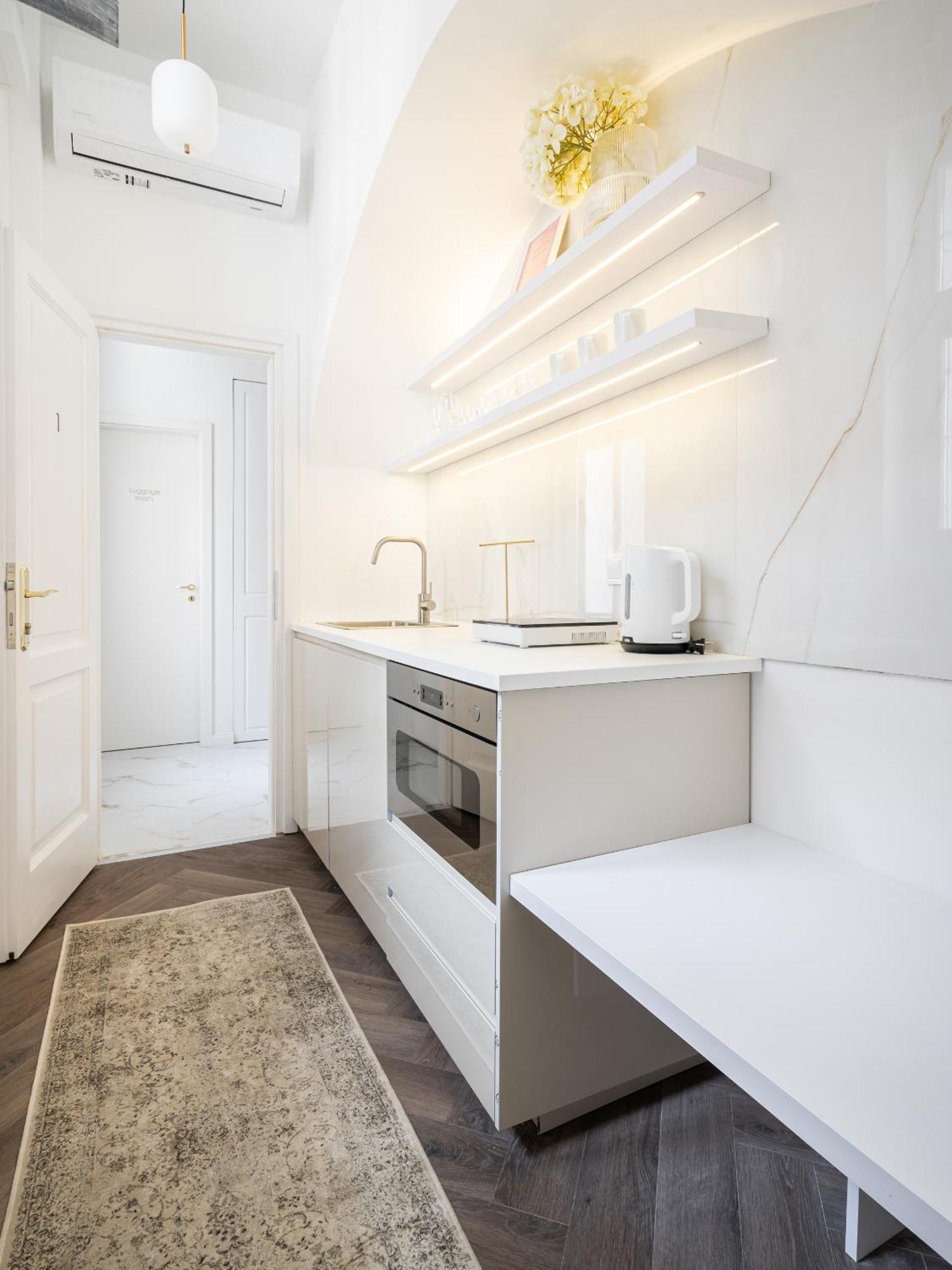 E13 - Grand Boulevard Heritage Suite - Best Location By Bqa Budapest Zimmer foto